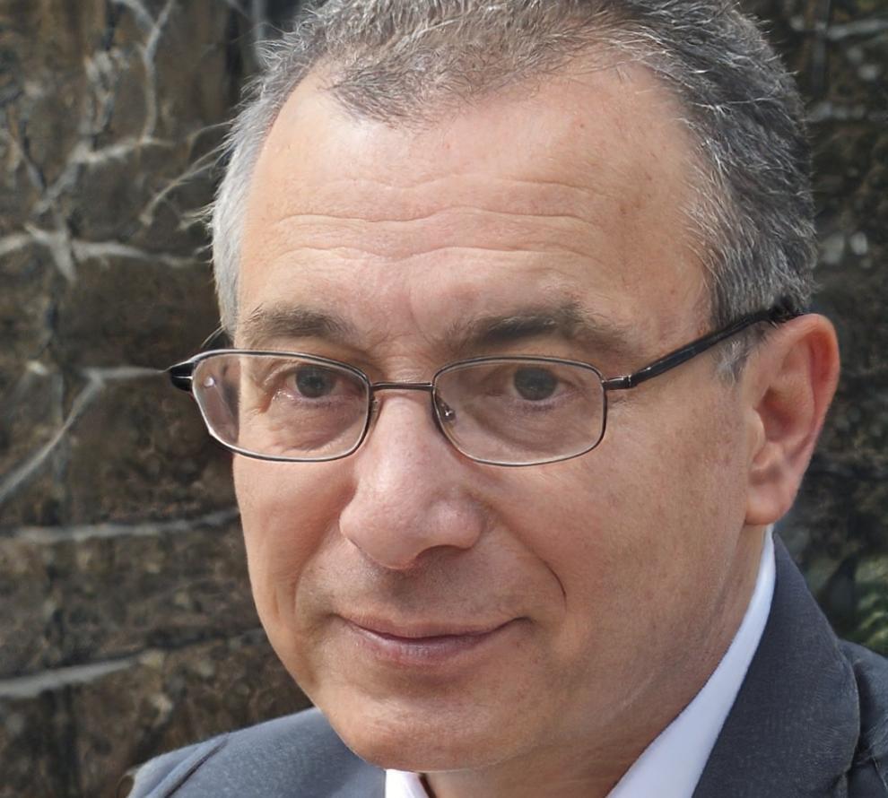 Dr. Marcus Weber